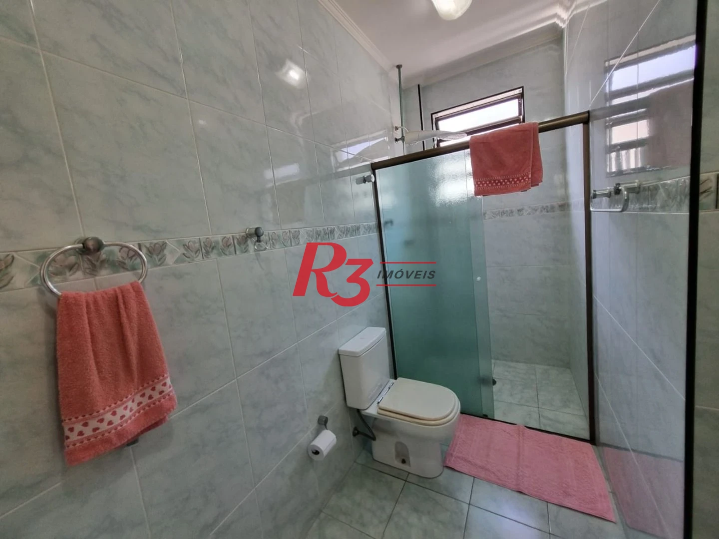 Oportunidade à venda na Vila Belmiro, terreno com 500 m², 2 amplas casas, com 3 dormitórios cada, espaço generoso de quintal e garagem para 6 carros!!