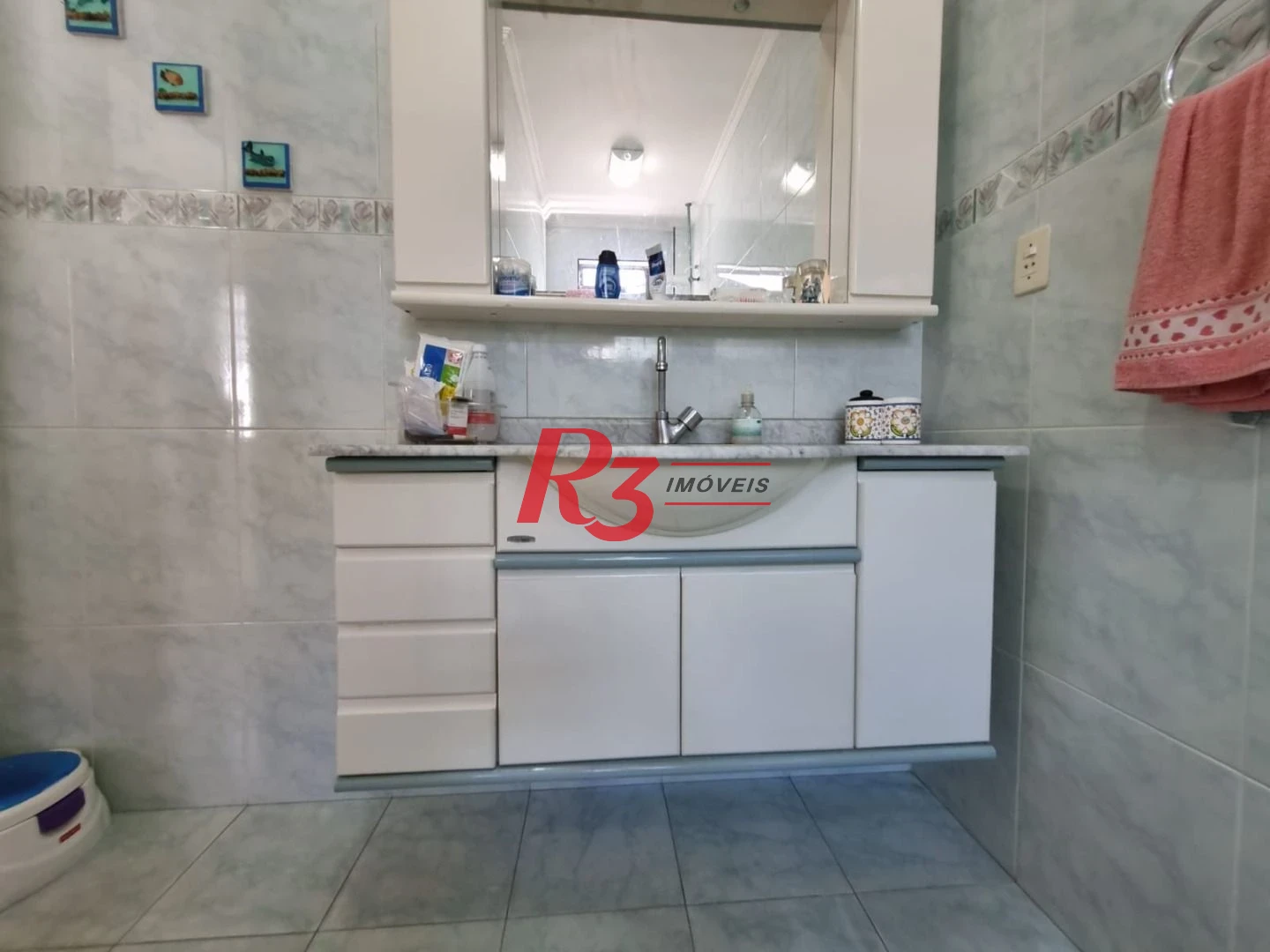 Oportunidade à venda na Vila Belmiro, terreno com 500 m², 2 amplas casas, com 3 dormitórios cada, espaço generoso de quintal e garagem para 6 carros!!