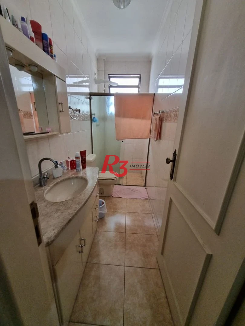 Oportunidade à venda na Vila Belmiro, terreno com 500 m², 2 amplas casas, com 3 dormitórios cada, espaço generoso de quintal e garagem para 6 carros!!