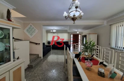 Oportunidade à venda na Vila Belmiro, terreno com 500 m², 2 amplas casas, com 3 dormitórios cada, espaço generoso de quintal e garagem para 6 carros!!