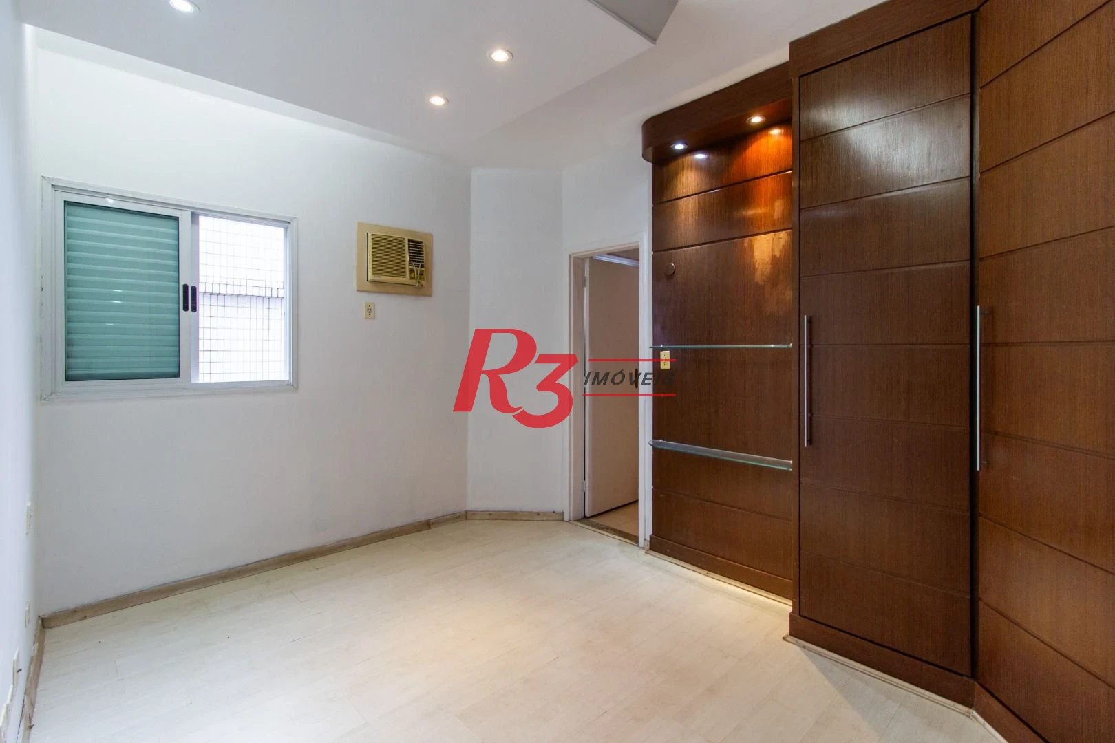 Apartamento com 3 dormitórios à venda, 119 m² por R$ 1.590.000,00 - Gonzaga - Santos/SP