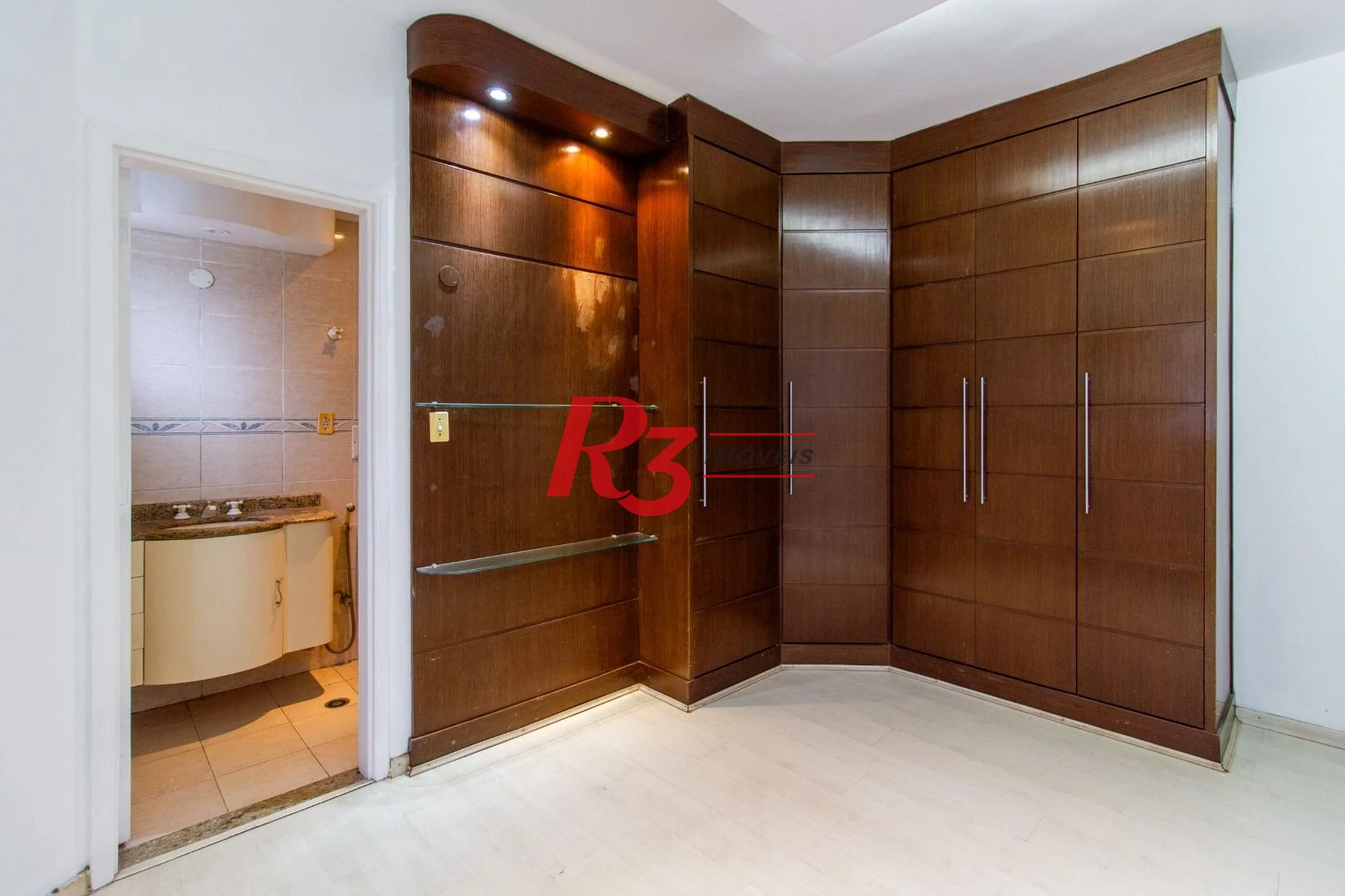 Apartamento com 3 dormitórios à venda, 119 m² por R$ 1.590.000,00 - Gonzaga - Santos/SP