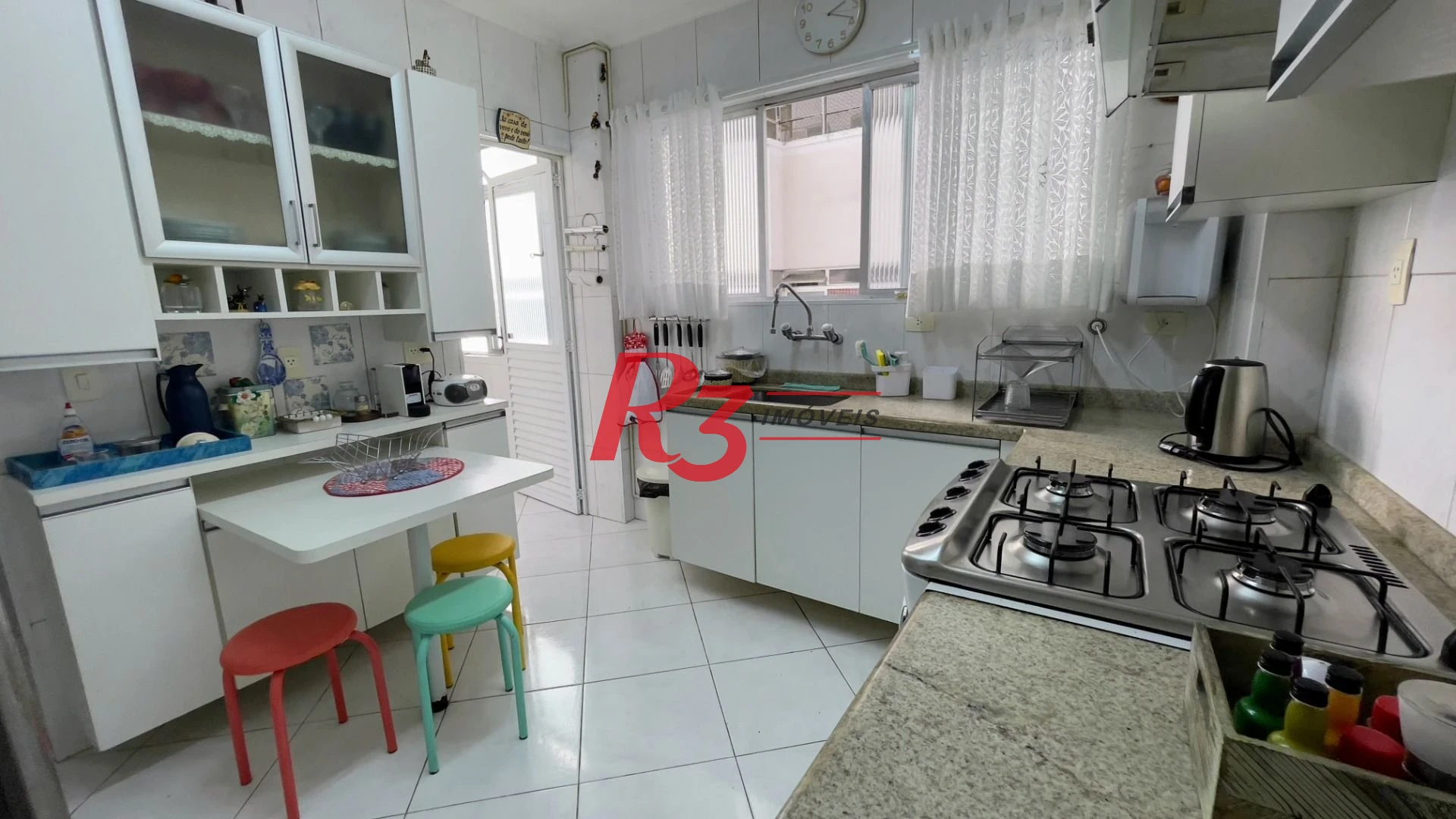 Apartamento com 3 dormitórios à venda, 139 m² por R$ 1.180.000,00 - Gonzaga - Santos/SP