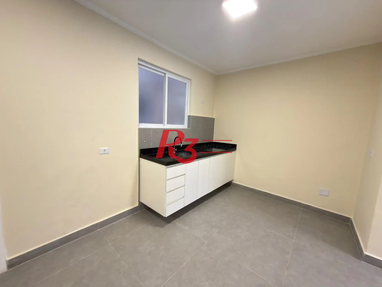 Apartamento com 2 dormitórios para alugar, 78 m² por R$ 4.900,02/mês - Boqueirão - Santos/SP