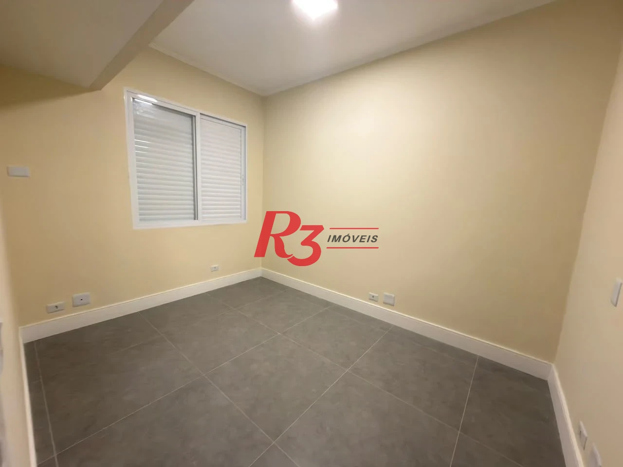 Apartamento com 2 dormitórios para alugar, 78 m² por R$ 4.900,02/mês - Boqueirão - Santos/SP