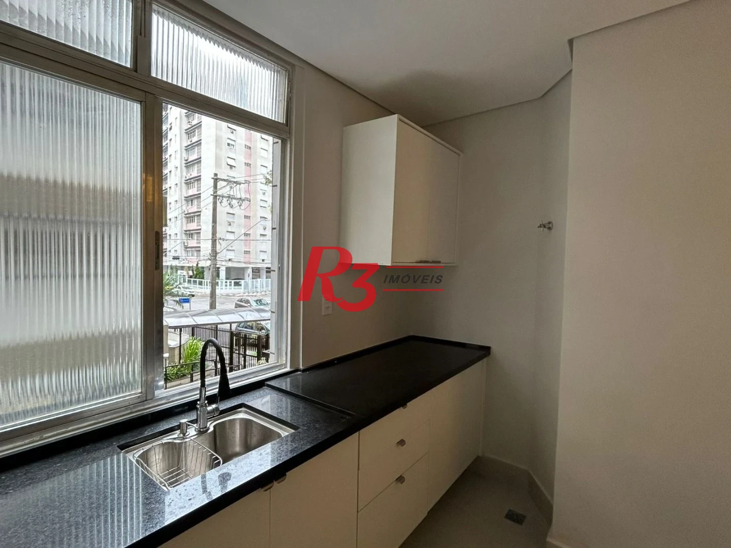 Apartamento com 3 dormitórios à venda, 126 m² por R$ 750.000,00 - Gonzaga - Santos/SP