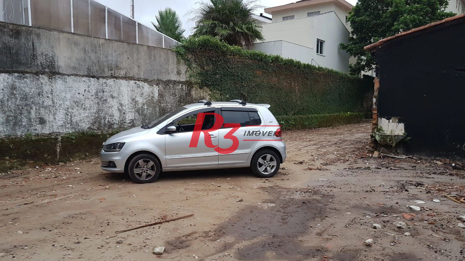 Terreno para alugar, 654 m² por R$ 10.913,07/mês - Centro - Guarujá/SP