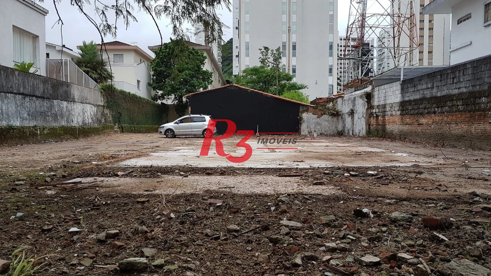 Terreno para alugar, 654 m² por R$ 10.913,07/mês - Centro - Guarujá/SP