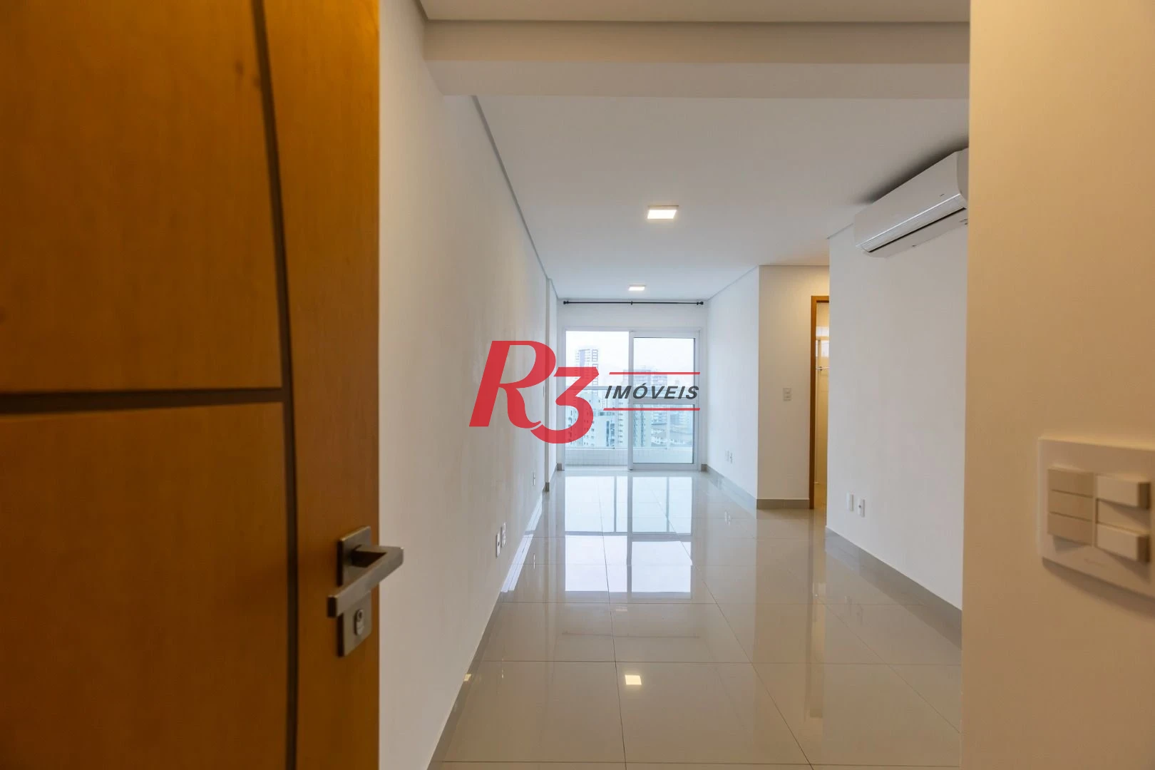 Apartamento com 2 dormitórios à venda, 53 m² por R$ 840.000,00 - Embaré - Santos/SP