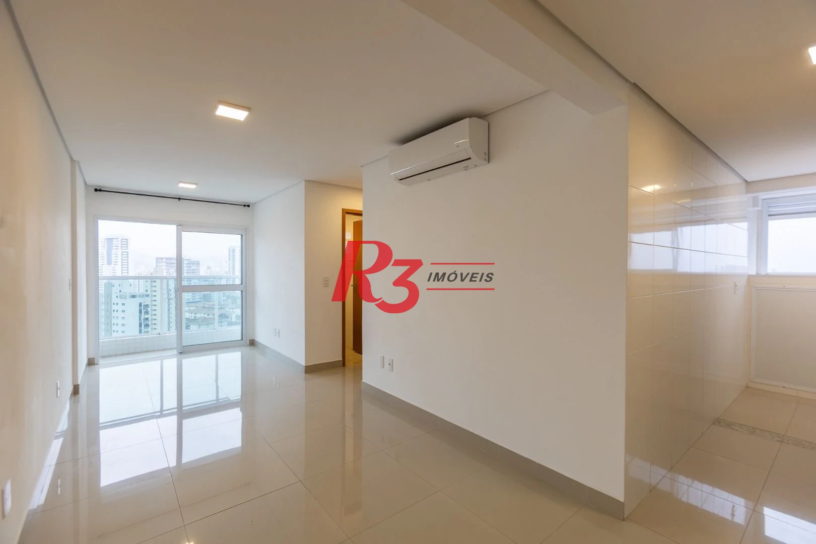 Apartamento com 2 dormitórios à venda, 53 m² por R$ 840.000,00 - Embaré - Santos/SP