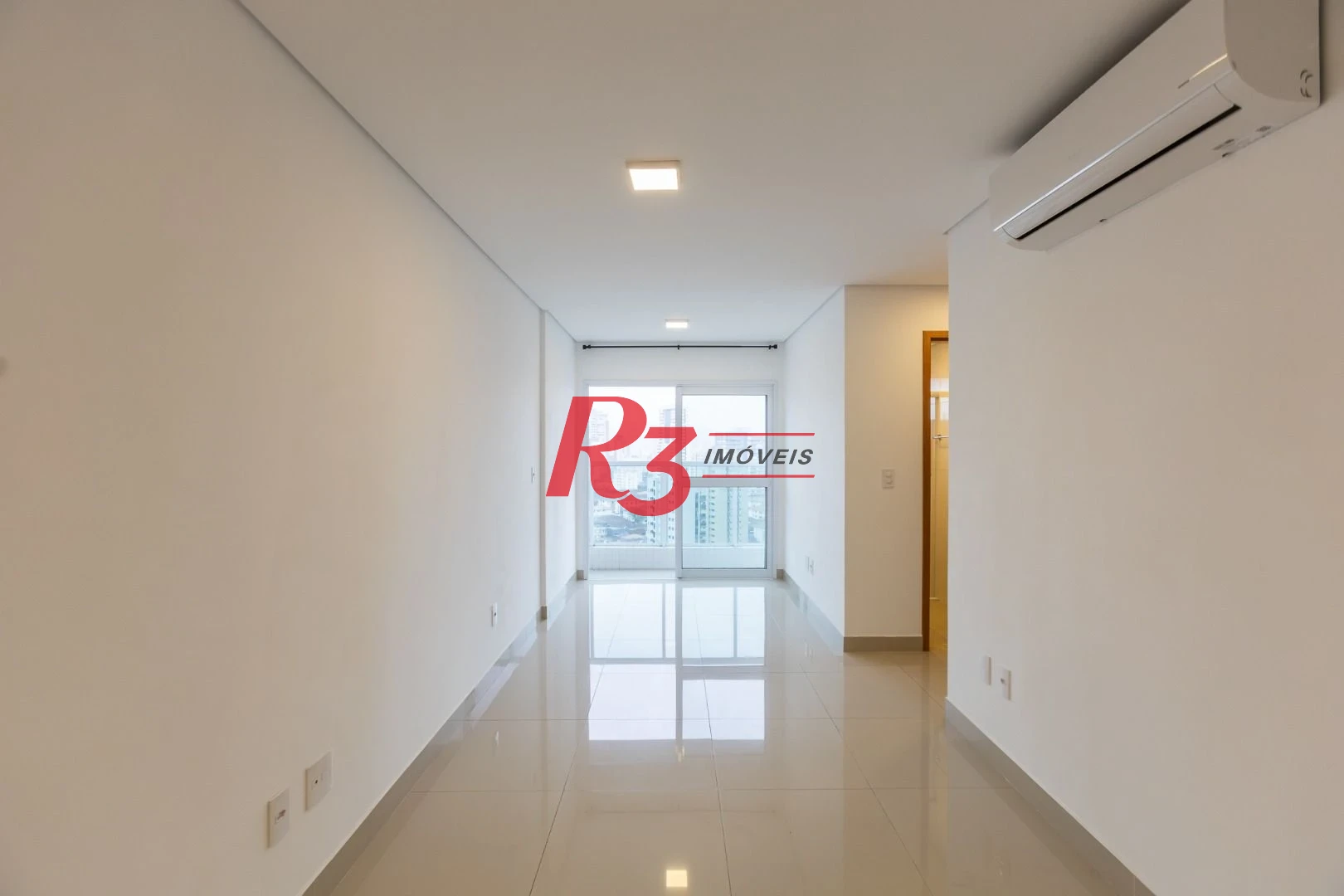 Apartamento com 2 dormitórios à venda, 53 m² por R$ 840.000,00 - Embaré - Santos/SP