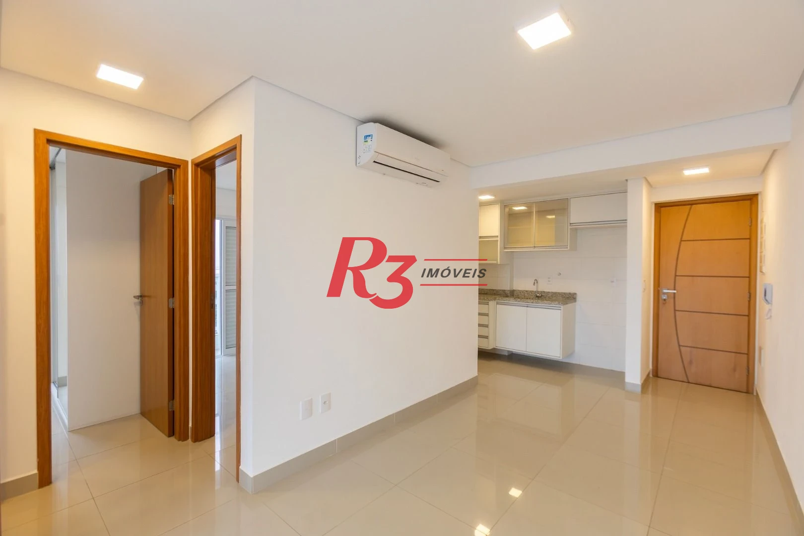 Apartamento com 2 dormitórios à venda, 53 m² por R$ 840.000,00 - Embaré - Santos/SP