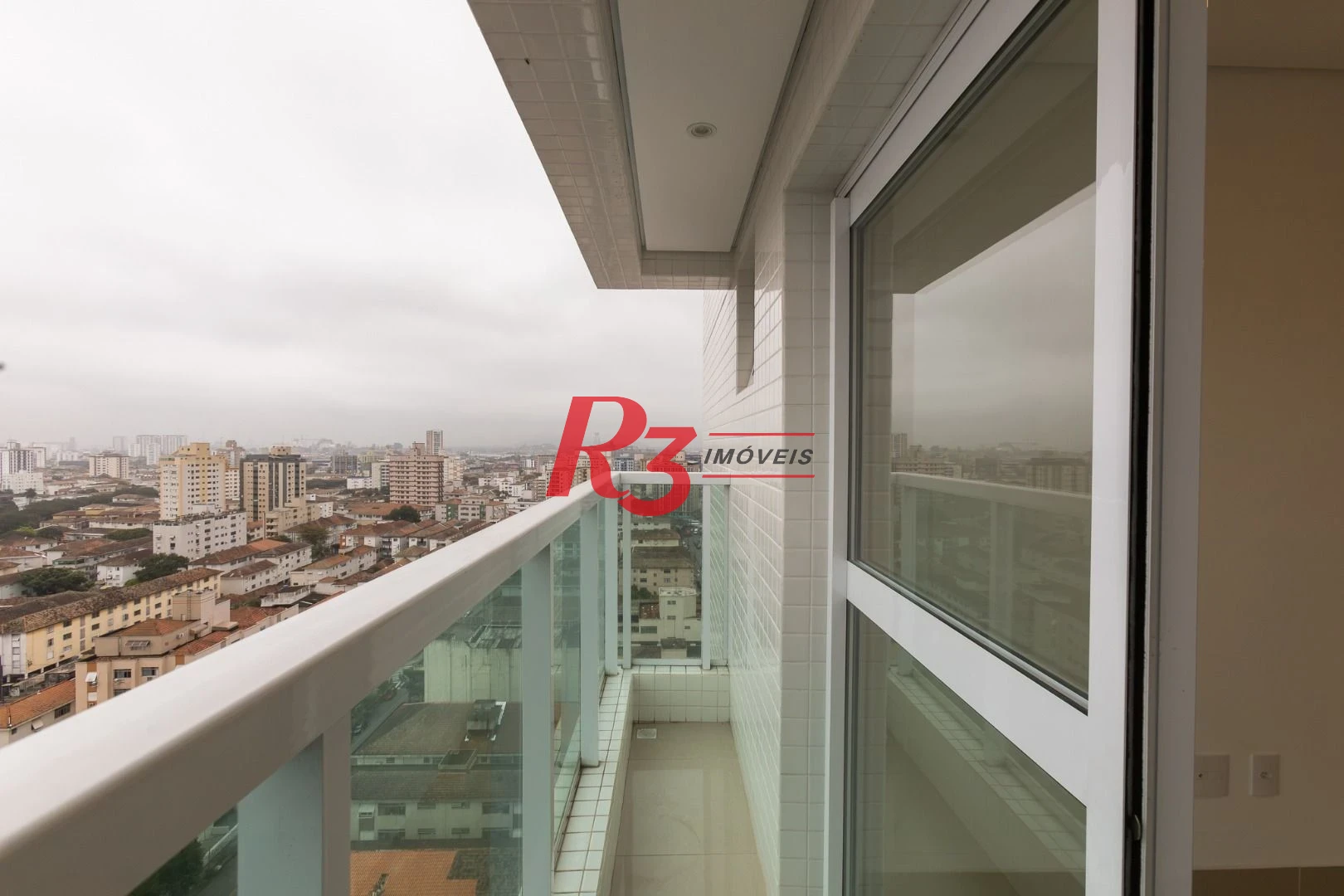 Apartamento com 2 dormitórios à venda, 53 m² por R$ 840.000,00 - Embaré - Santos/SP