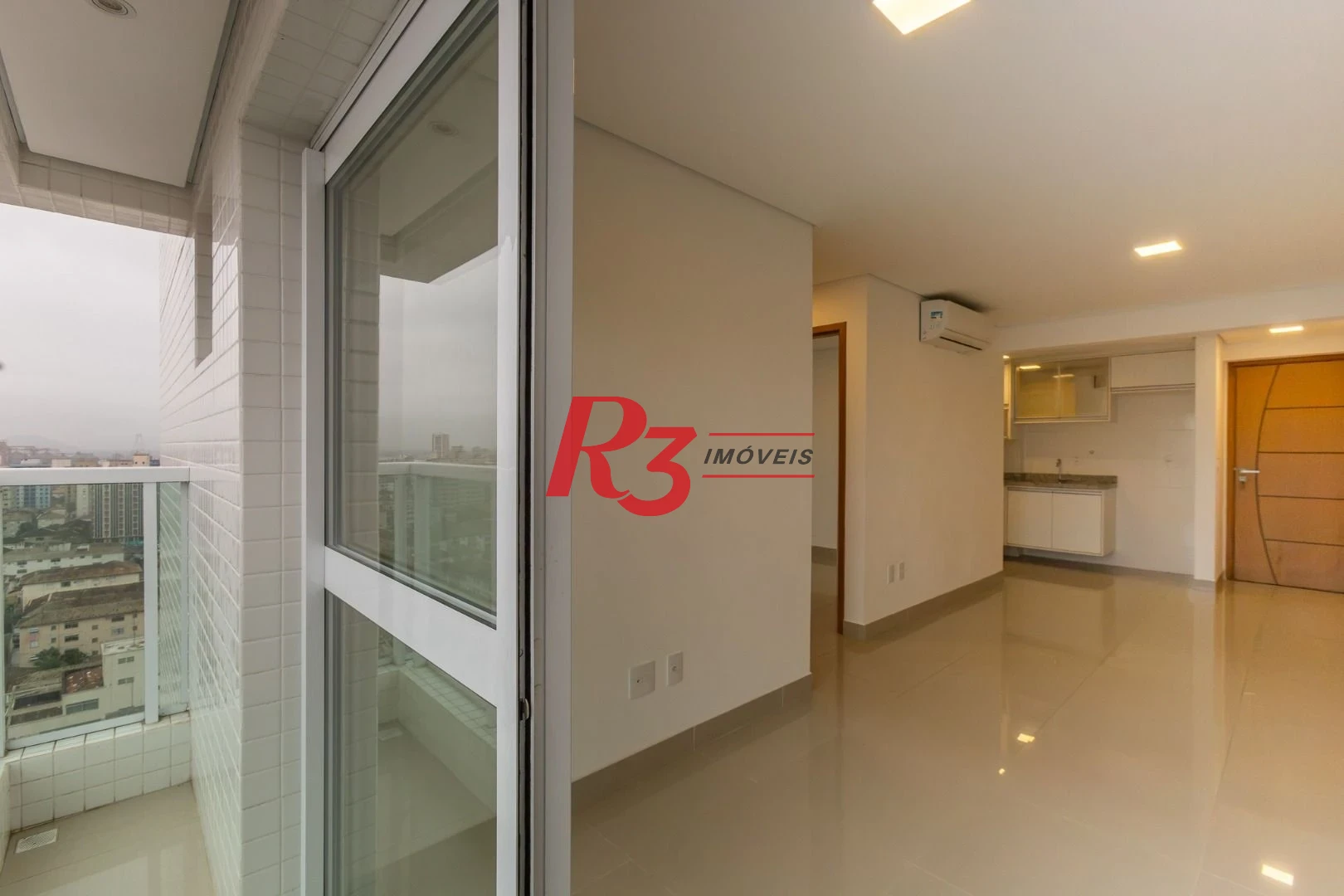 Apartamento com 2 dormitórios à venda, 53 m² por R$ 840.000,00 - Embaré - Santos/SP