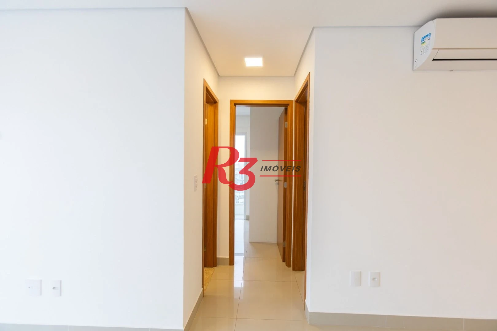 Apartamento com 2 dormitórios à venda, 53 m² por R$ 840.000,00 - Embaré - Santos/SP