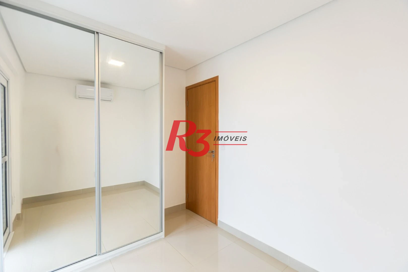 Apartamento com 2 dormitórios à venda, 53 m² por R$ 840.000,00 - Embaré - Santos/SP