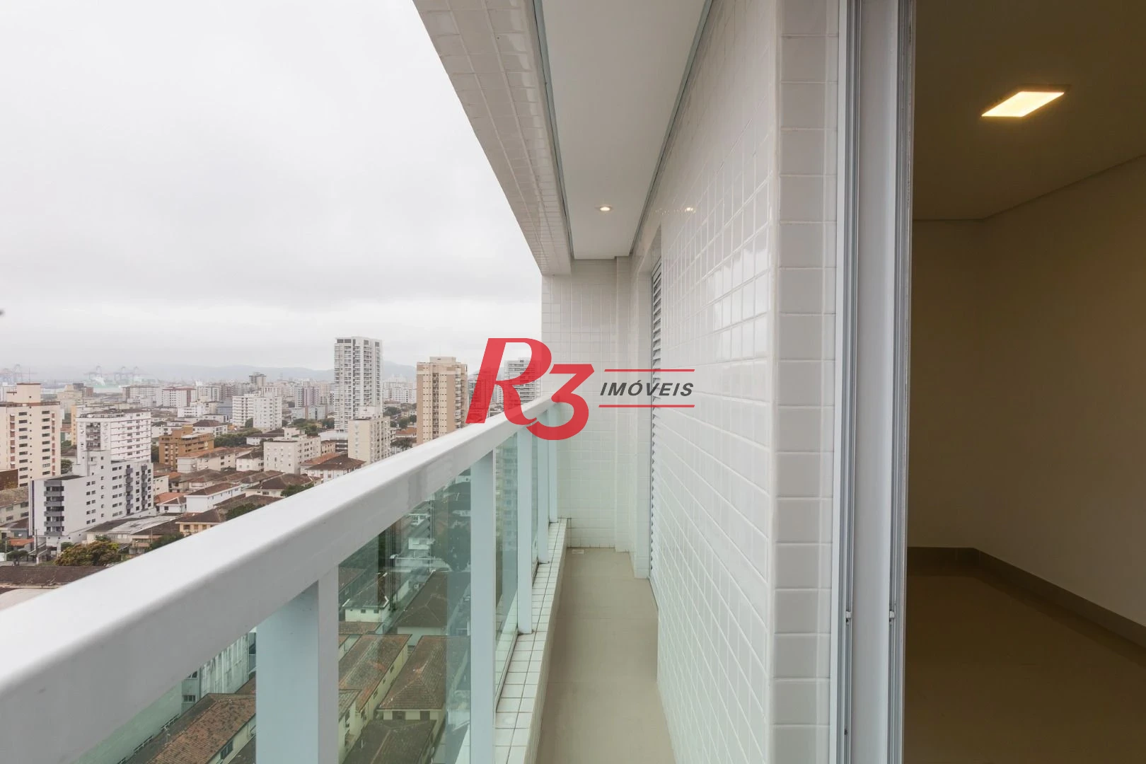 Apartamento com 2 dormitórios à venda, 53 m² por R$ 840.000,00 - Embaré - Santos/SP