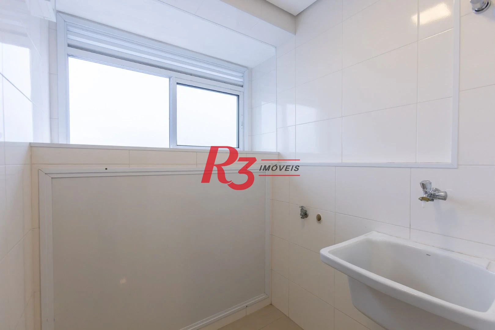 Apartamento com 2 dormitórios à venda, 53 m² por R$ 840.000,00 - Embaré - Santos/SP