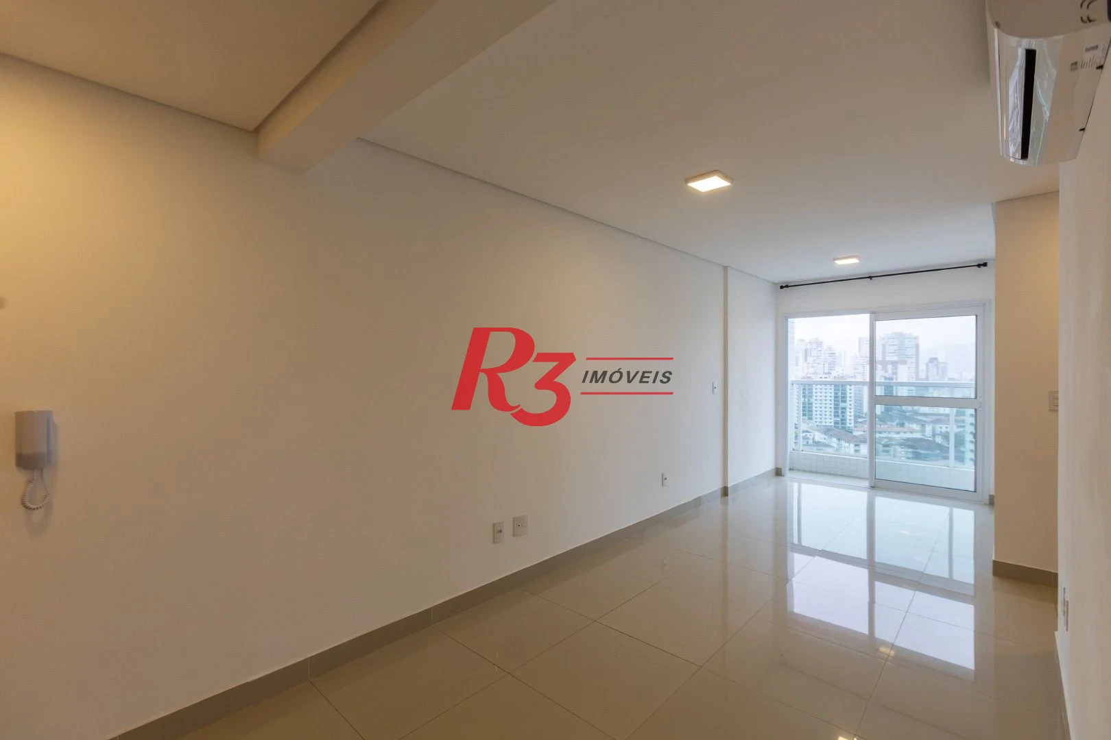 Apartamento com 2 dormitórios à venda, 53 m² por R$ 840.000,00 - Embaré - Santos/SP
