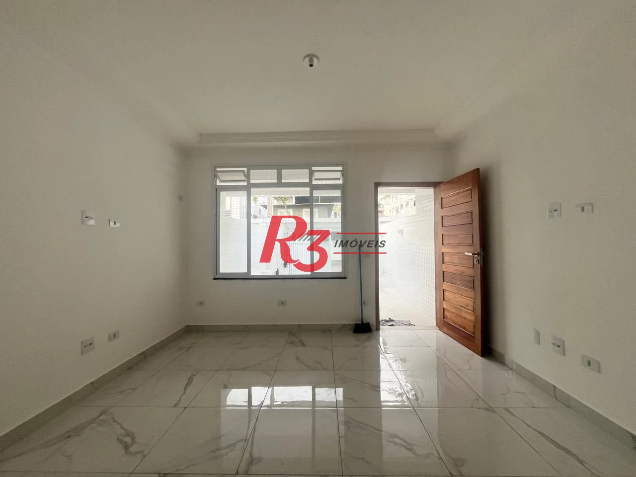 Casa com 3 dormitórios à venda, 150 m² por R$ 950.000,00 - Ponta da Praia - Santos/SP