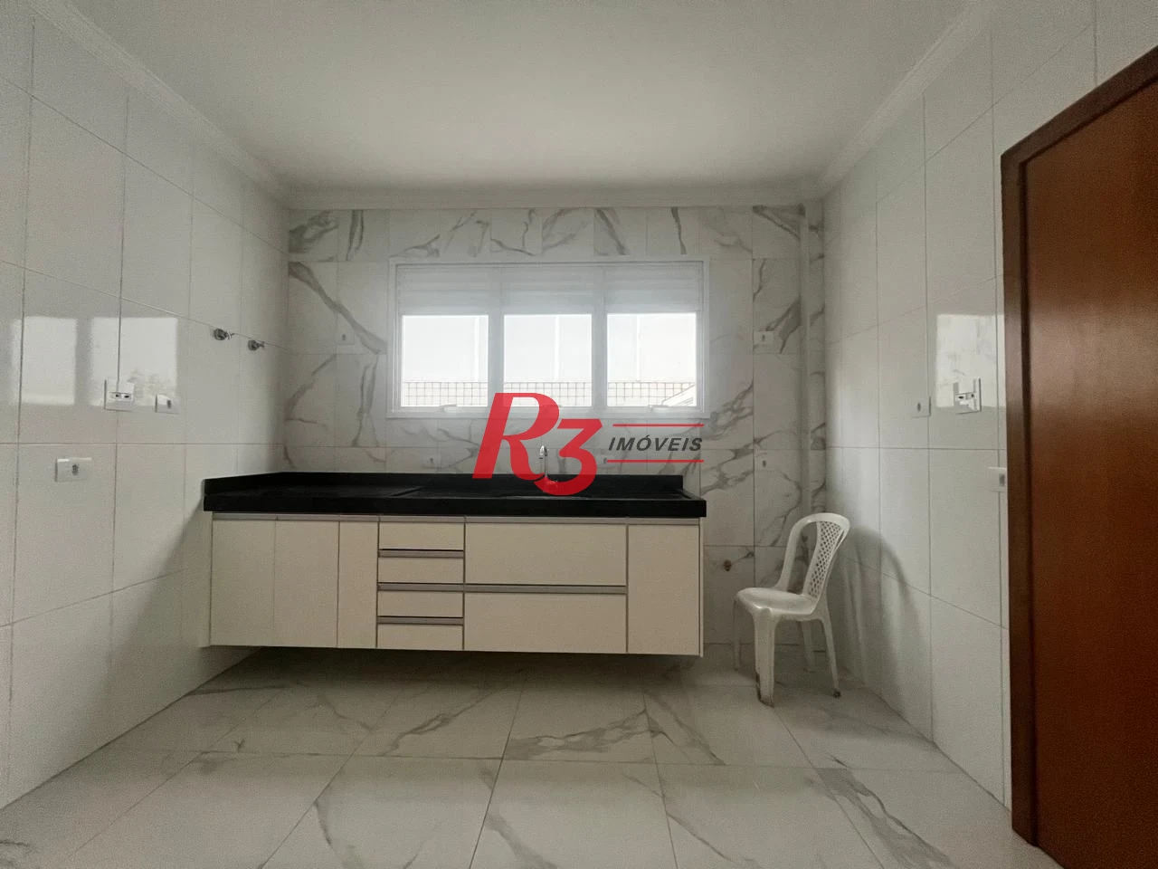 Casa com 3 dormitórios à venda, 150 m² por R$ 950.000,00 - Ponta da Praia - Santos/SP