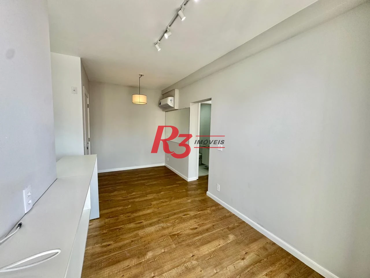 Apartamento com 2 dormitórios para alugar, 62 m² por R$ 4.600,00/mês - Marapé - Santos/SP