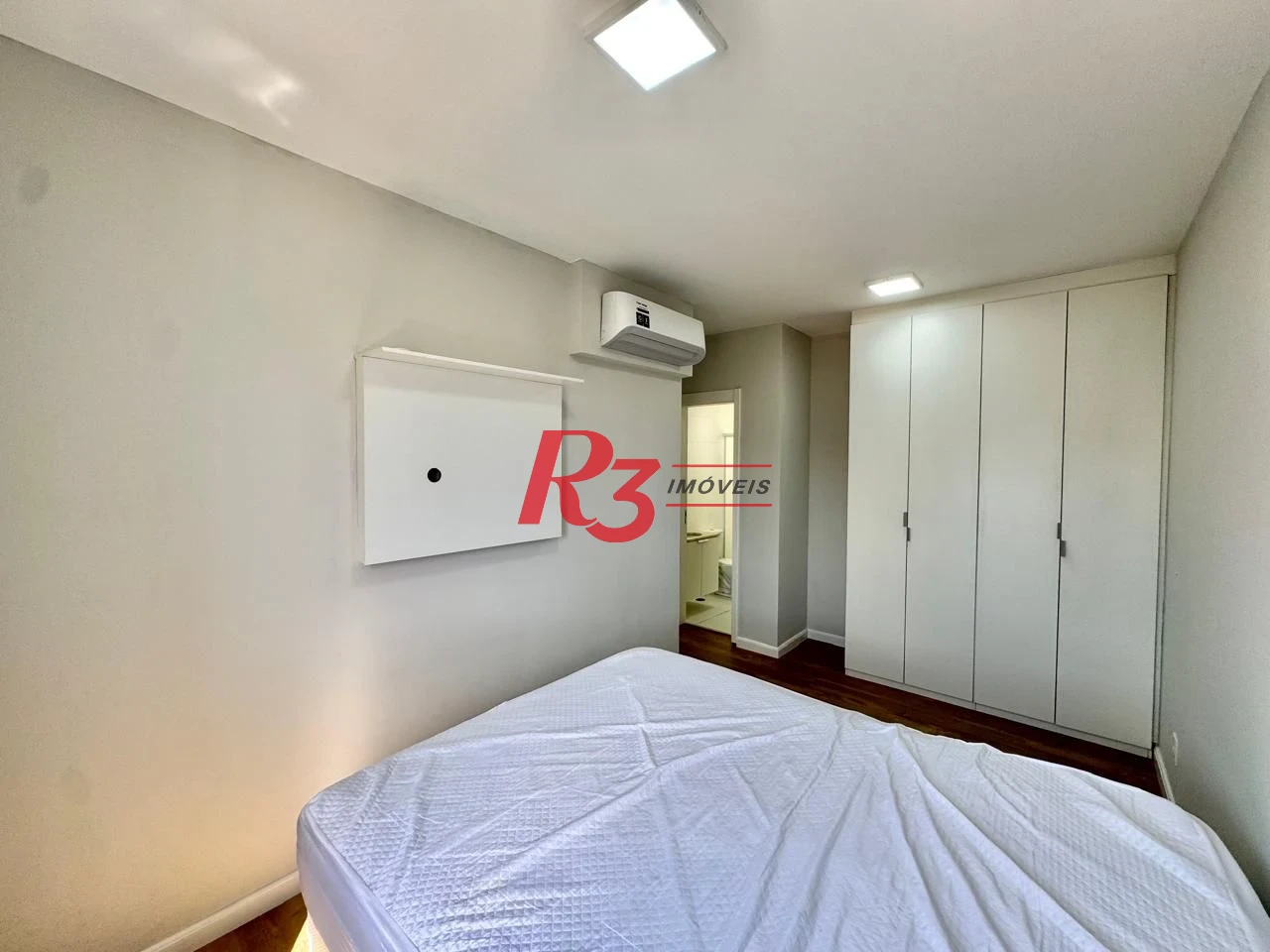 Apartamento com 2 dormitórios para alugar, 62 m² por R$ 4.600,00/mês - Marapé - Santos/SP