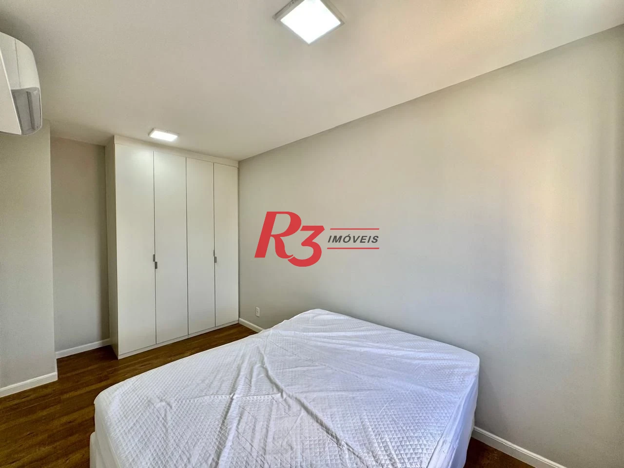 Apartamento com 2 dormitórios para alugar, 62 m² por R$ 4.600,00/mês - Marapé - Santos/SP