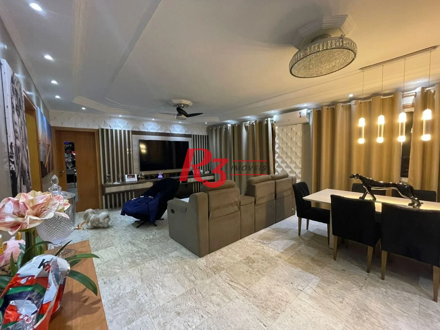 Apartamento á venda 3 dormitórios 1Suíte 2Vgs no coração do Gonzaga