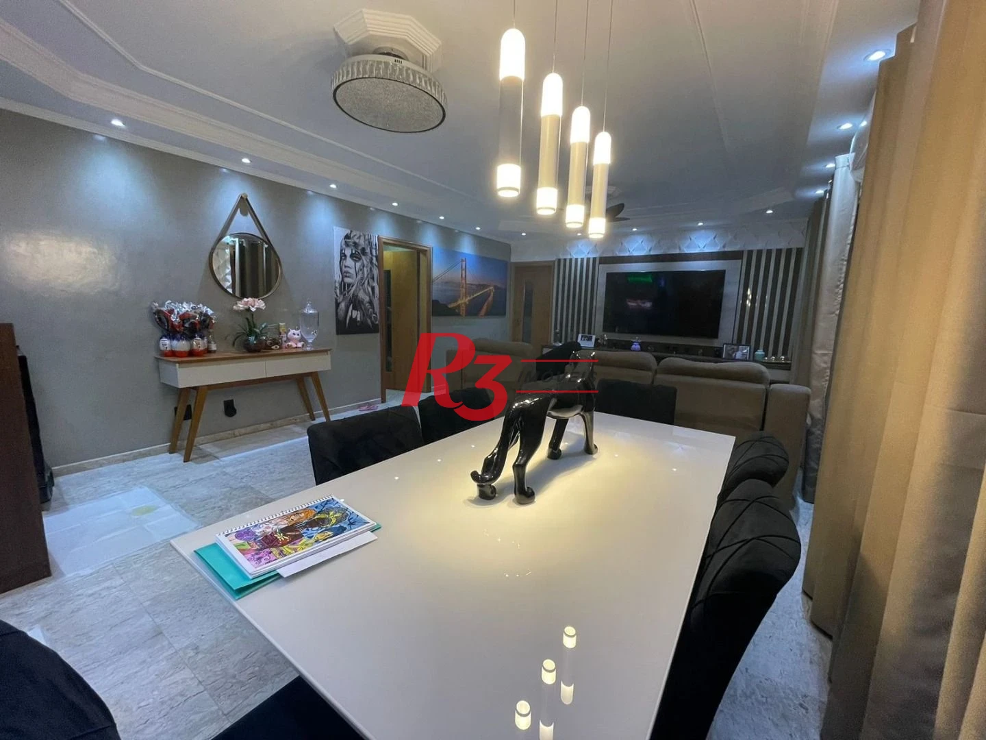 Apartamento á venda 3 dormitórios 1Suíte 2Vgs no coração do Gonzaga