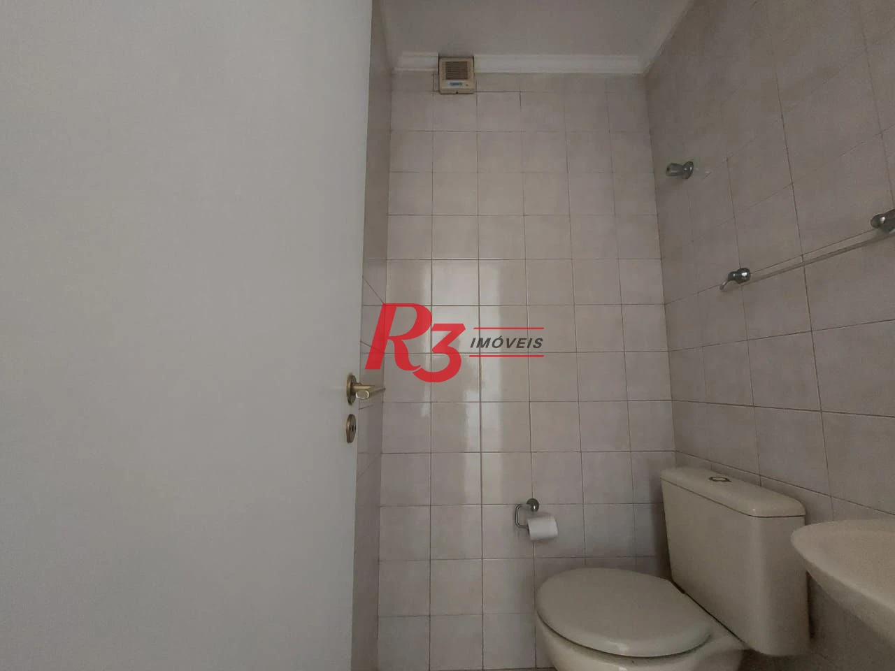 Sala comercial para locação, com 57 m², 1 vaga.