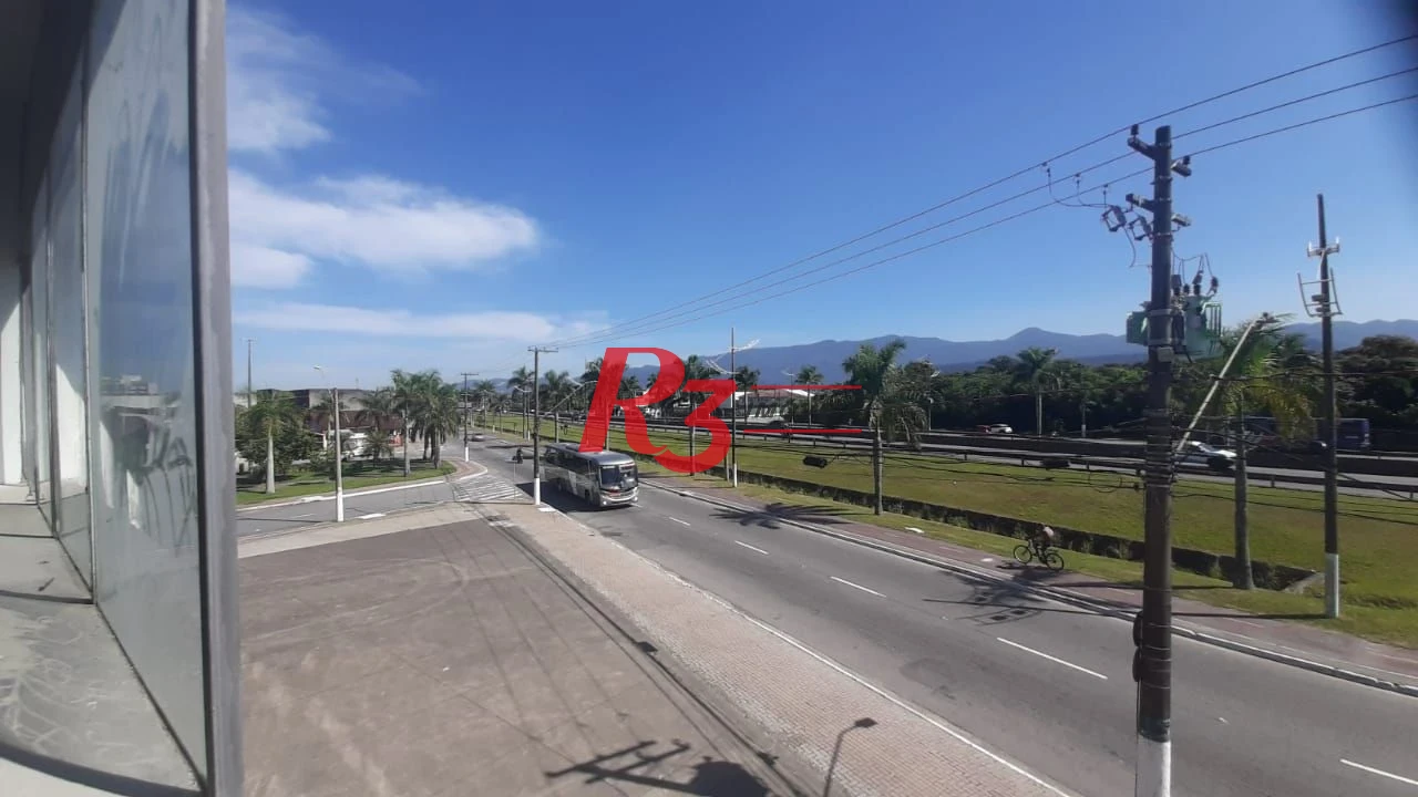Loja ampla para locação, em ótima localização na Praia Grande, SP