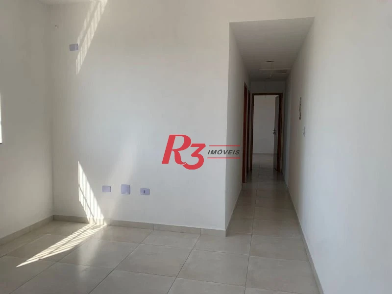 R3 REAL ESTATE VENDE CASA SOBRESPOSTA ALTA! Casa com 2 dormitórios à venda, 72 m² por R$ 320.000 - Chico de Paula - Santos/SP