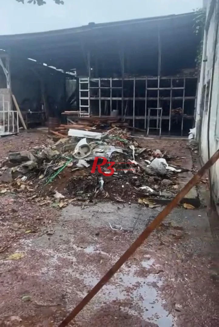 Galpão para alugar, 1089 m² por R$ 18.000,00/mês - Chico de Paula - Santos/SP