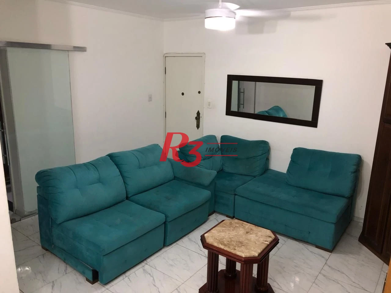 Excelente apatartamento de 2 quartos à venda  no Centro de São Vicente.