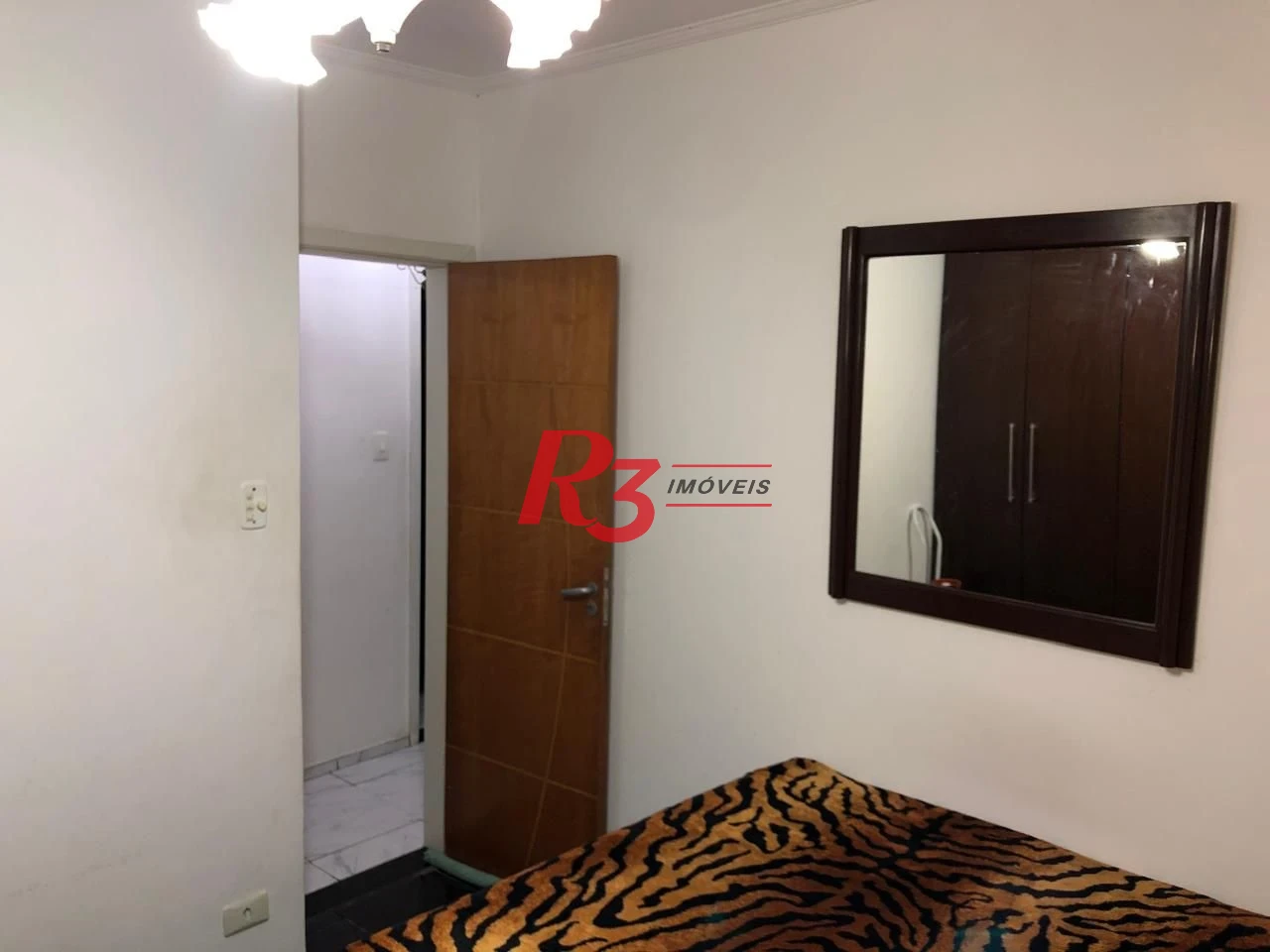 Excelente apatartamento de 2 quartos à venda  no Centro de São Vicente.