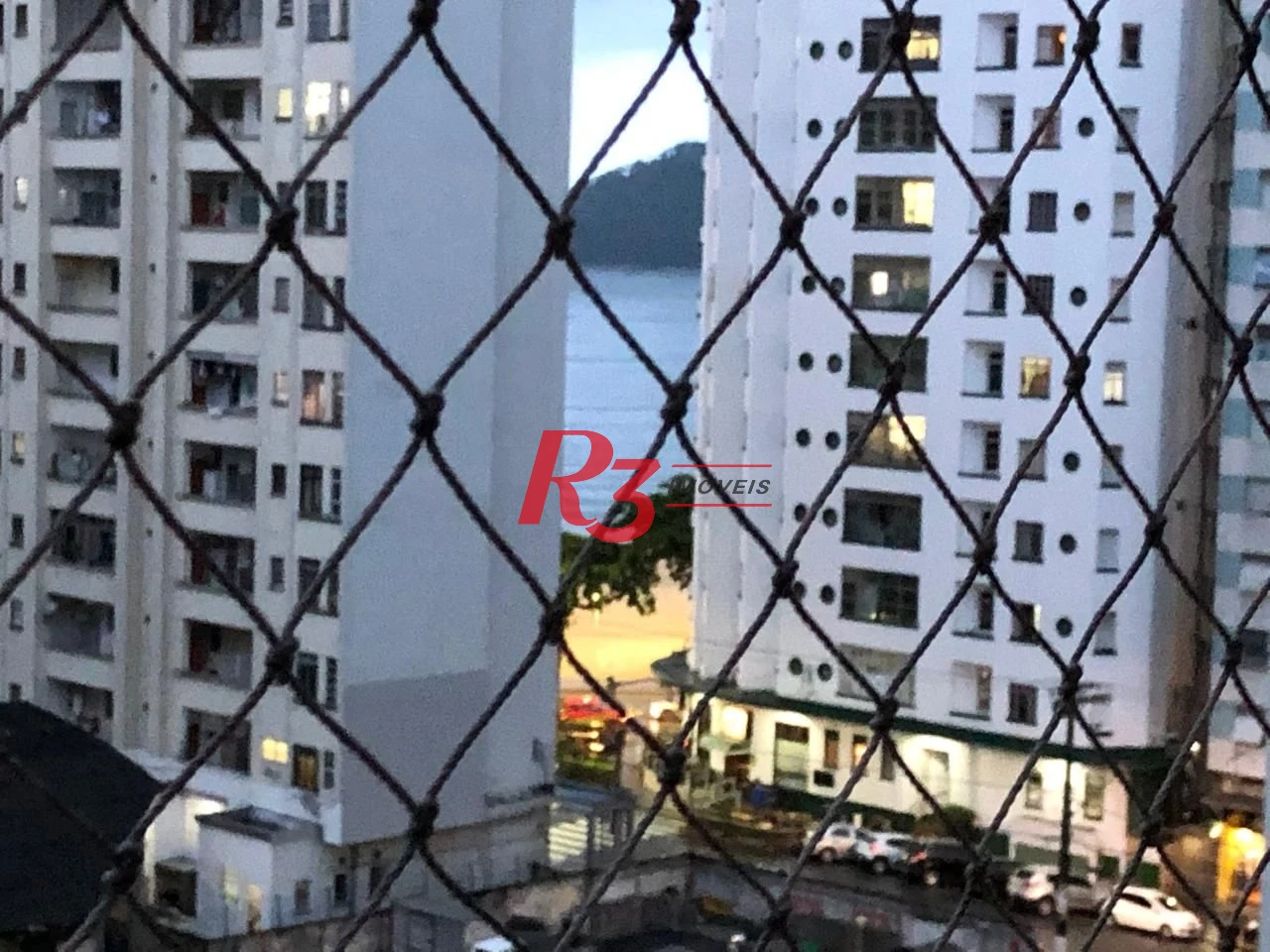 Excelente apatartamento de 2 quartos à venda  no Centro de São Vicente.