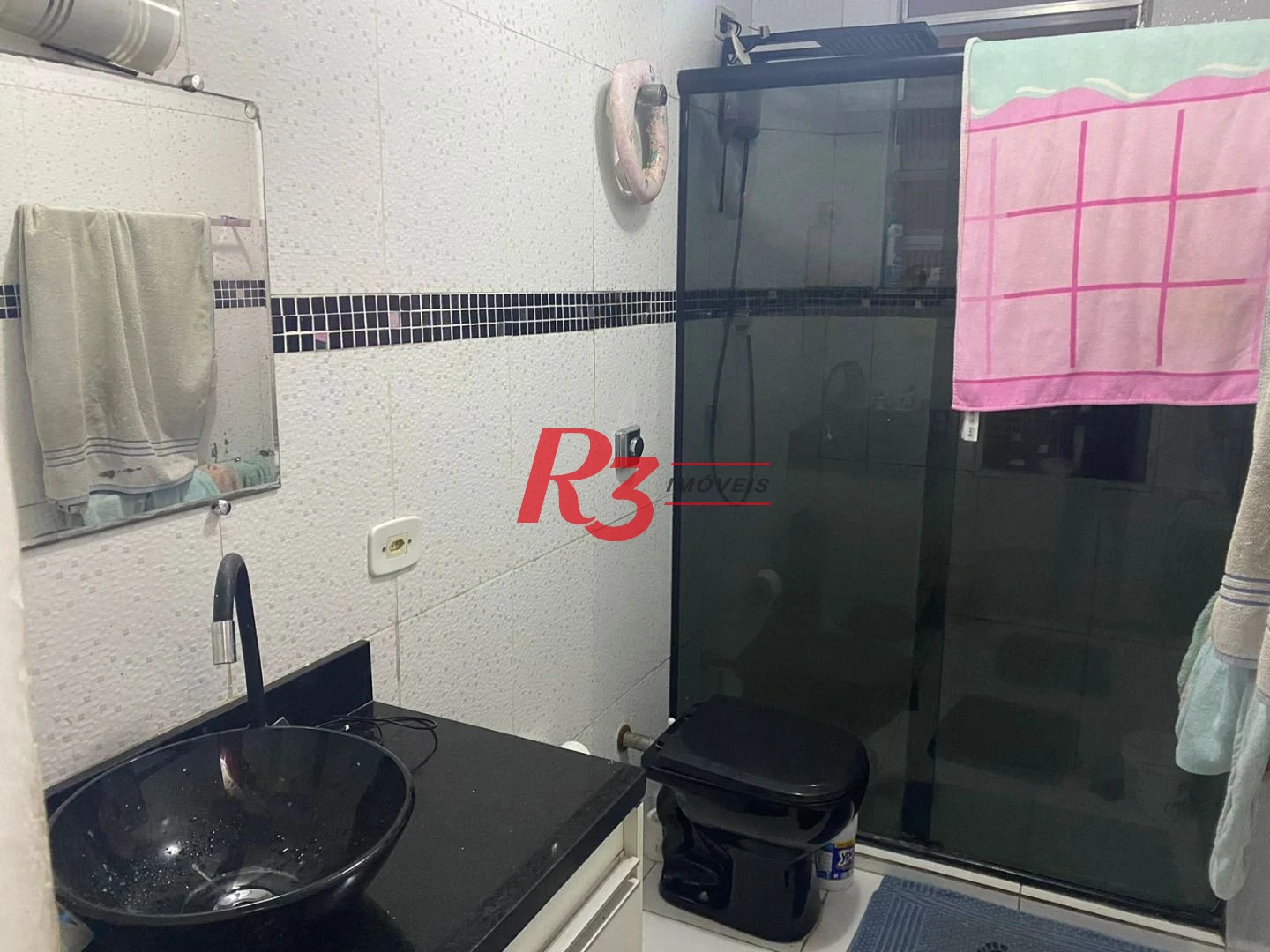 Excelente imóvel com 2 dormitórios em prédio sem elevados
