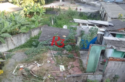 Excelente terreno com 700m2 de área