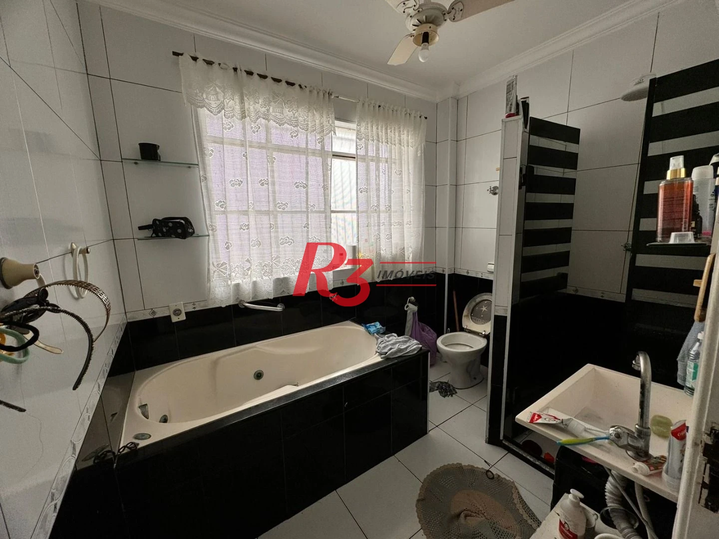 Casa à venda, 197 m² por R$ 670.000,00 - Vila Valença - São Vicente/SP