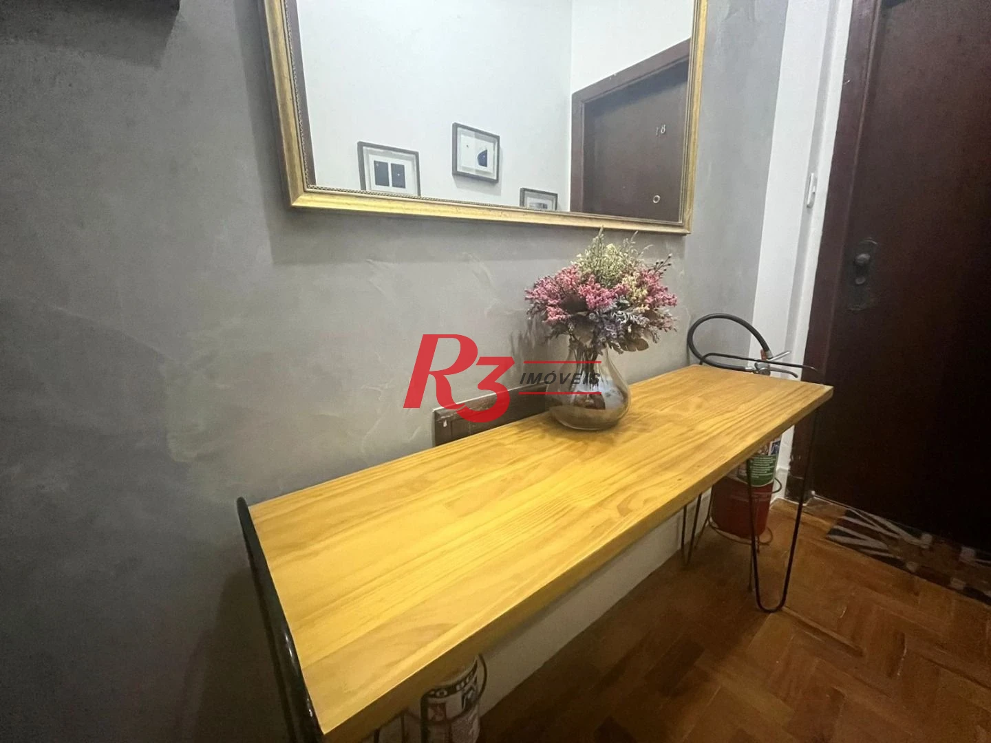 Apartamento com 2 dormitórios c suite, dep completa - Boqueirão - Santos