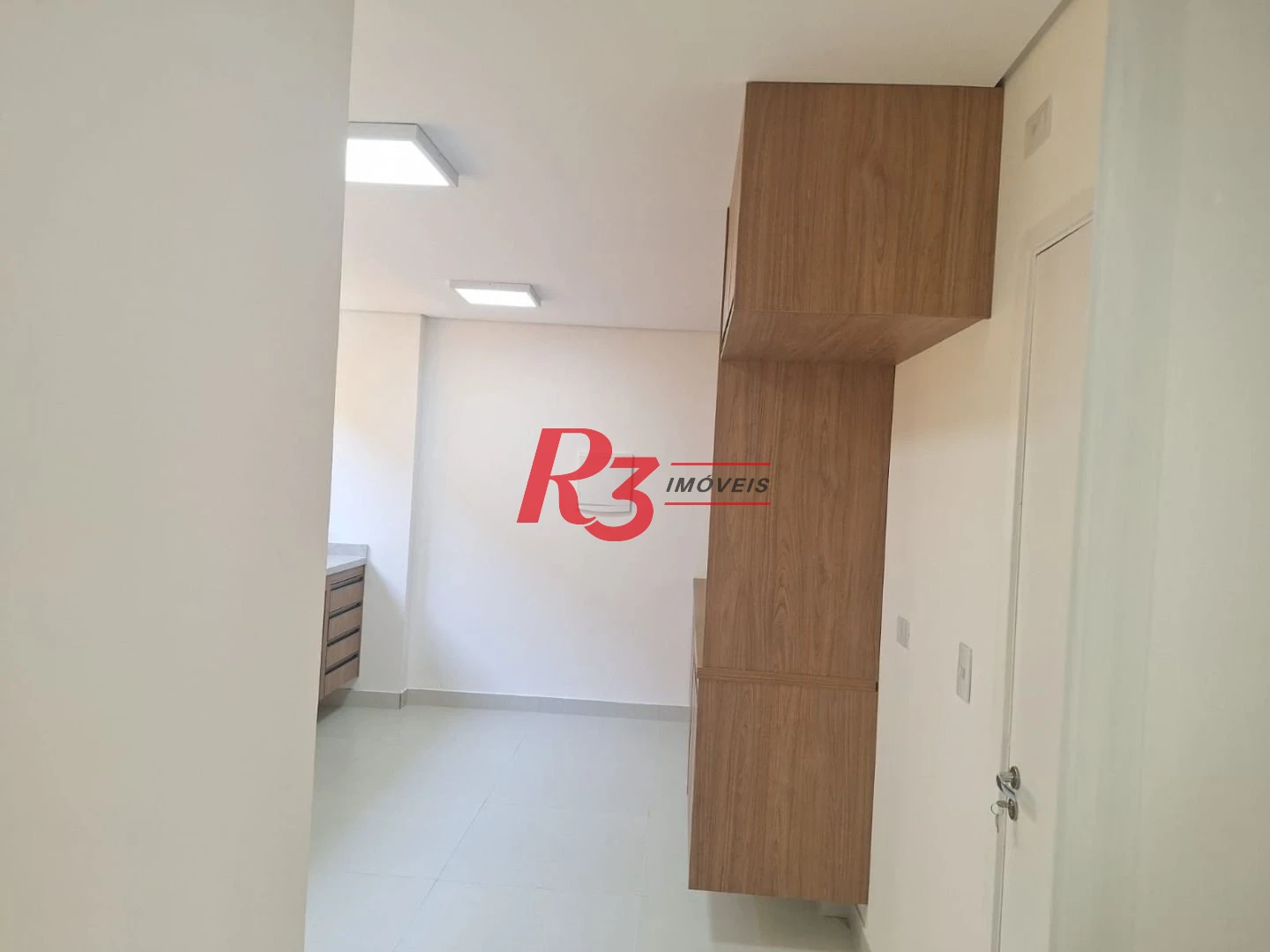 Apartamento com 2 dormitórios à venda, 82 m² por R$ 590.000,00 - Gonzaga - Santos/SP