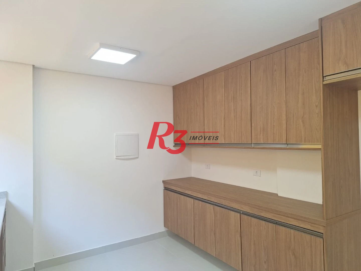 Apartamento com 2 dormitórios à venda, 82 m² por R$ 590.000,00 - Gonzaga - Santos/SP