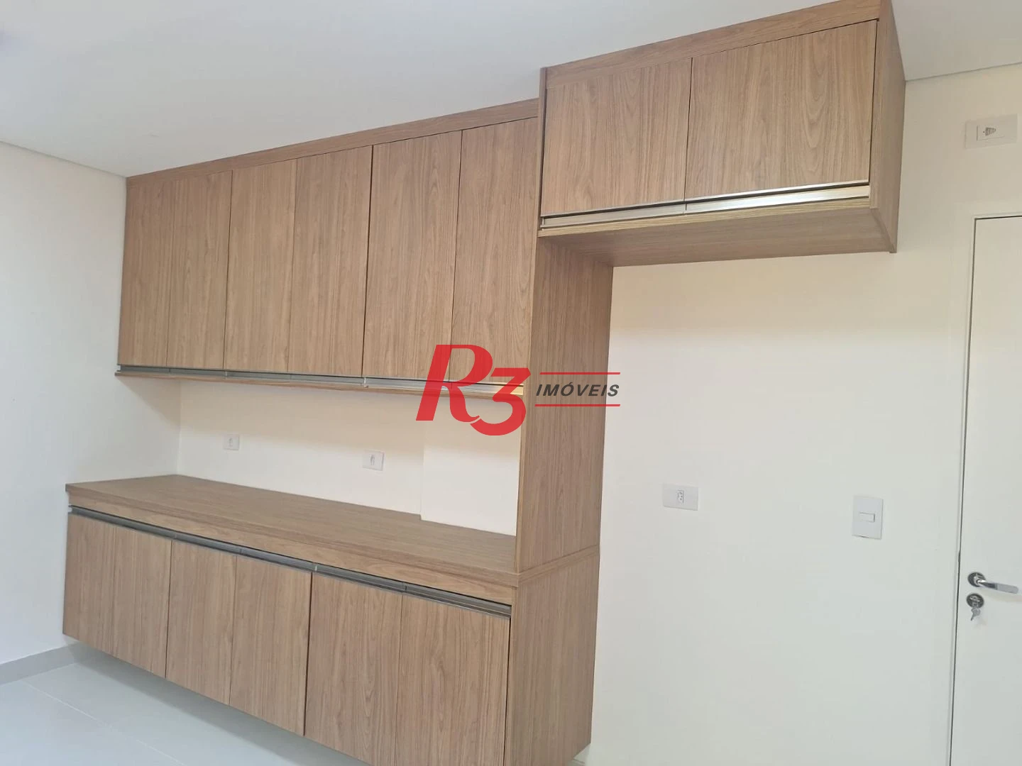 Apartamento com 2 dormitórios à venda, 82 m² por R$ 590.000,00 - Gonzaga - Santos/SP