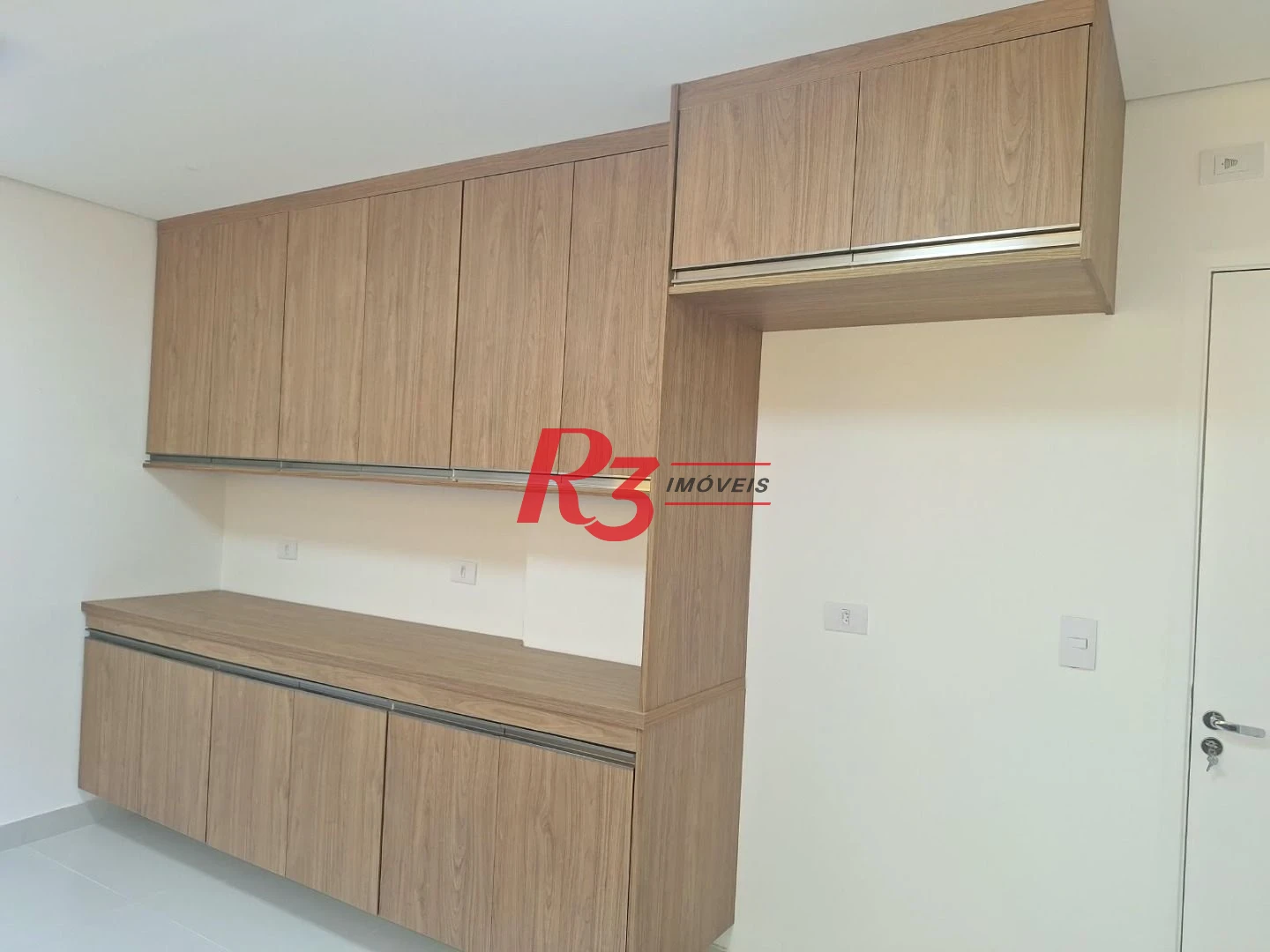 Apartamento com 2 dormitórios à venda, 82 m² por R$ 590.000,00 - Gonzaga - Santos/SP