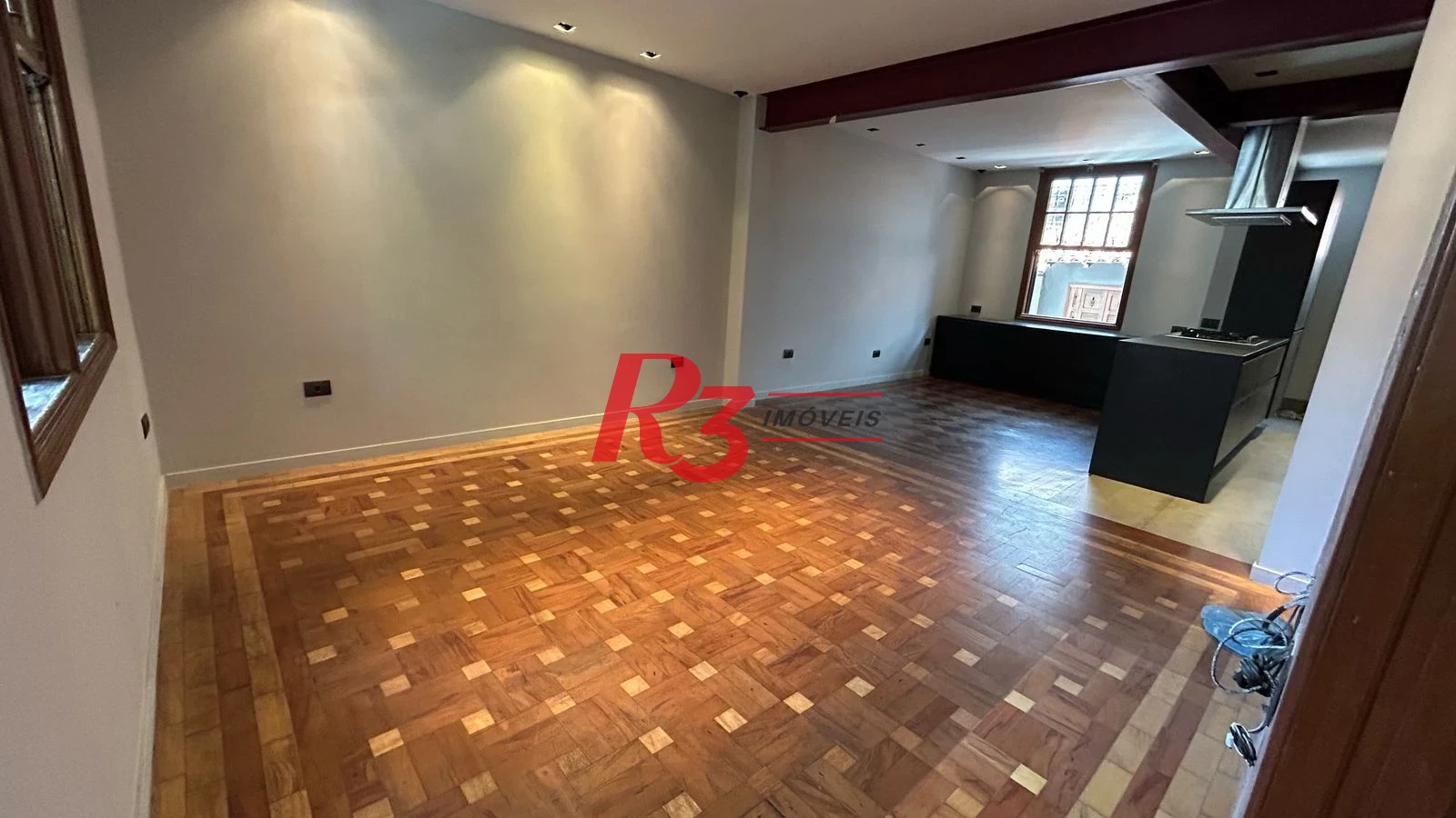 Sobrado com 3 dormitórios à venda, 96 m² por R$ 780.000,00 - Gonzaga - Santos/SP