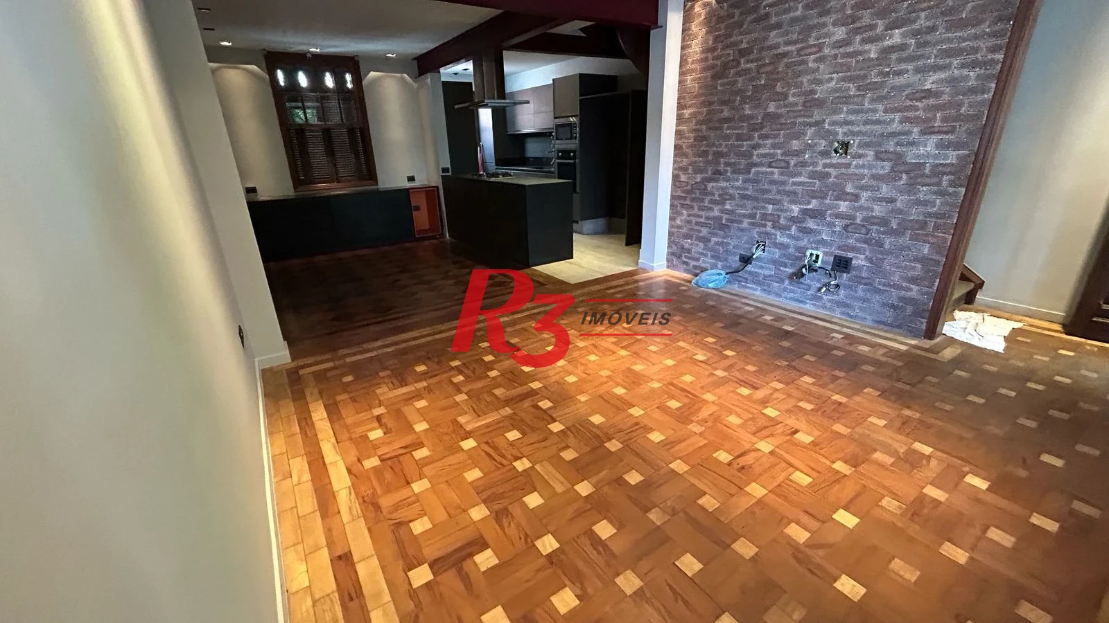 Sobrado com 3 dormitórios à venda, 96 m² por R$ 780.000,00 - Gonzaga - Santos/SP