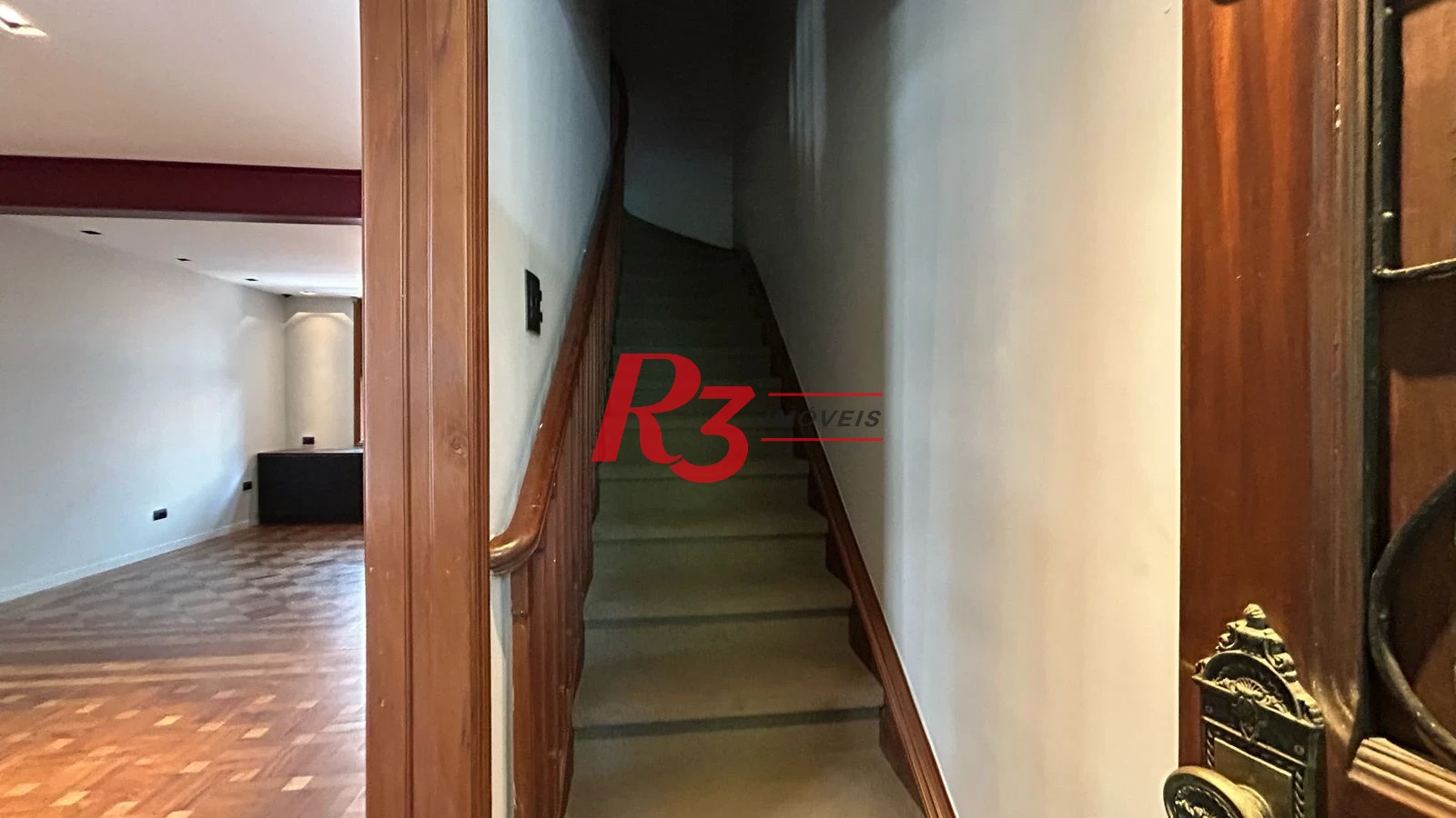 Sobrado com 3 dormitórios à venda, 96 m² por R$ 780.000,00 - Gonzaga - Santos/SP