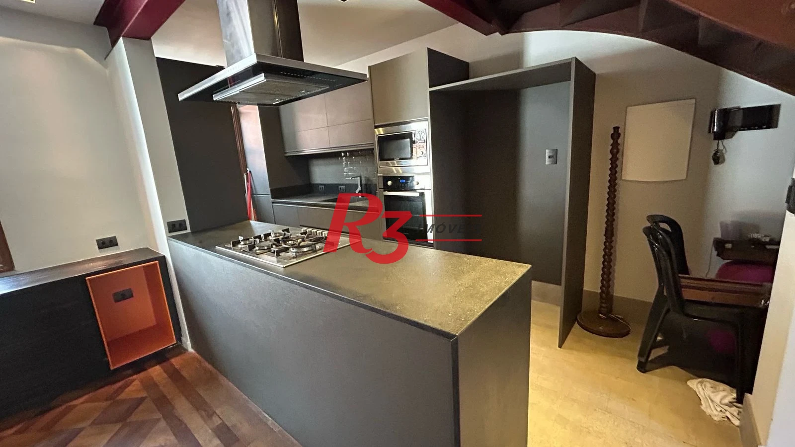 Sobrado com 3 dormitórios à venda, 96 m² por R$ 780.000,00 - Gonzaga - Santos/SP