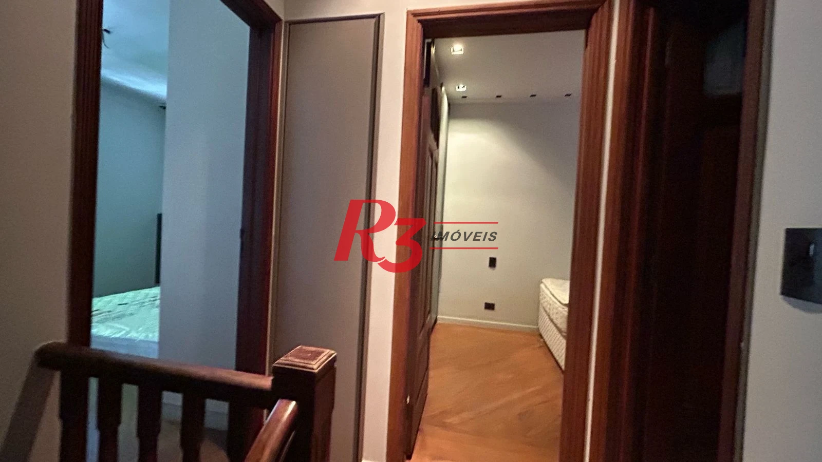 Sobrado com 3 dormitórios à venda, 96 m² por R$ 780.000,00 - Gonzaga - Santos/SP